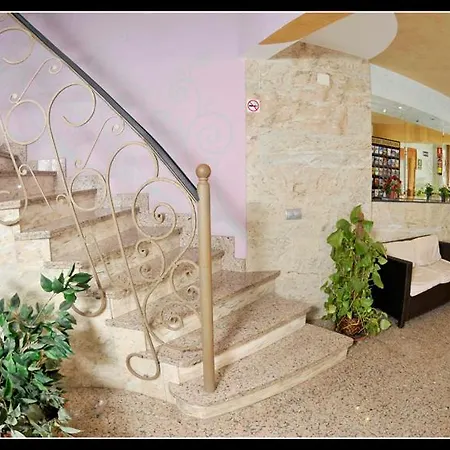 Hcarel Apartment *